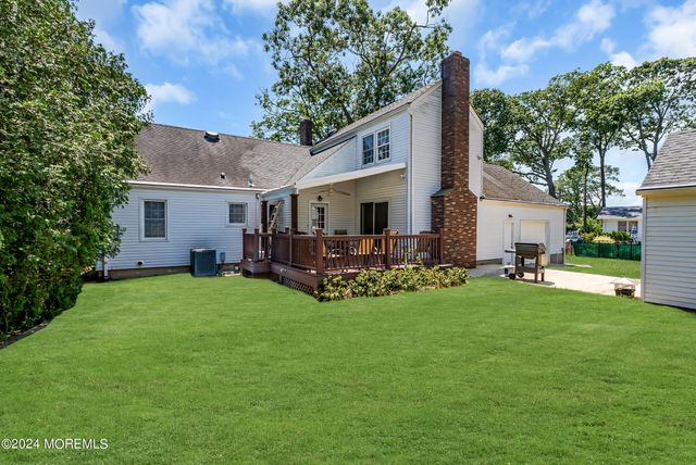 295 Jerome Avenue, Oakhurst, NJ 07755