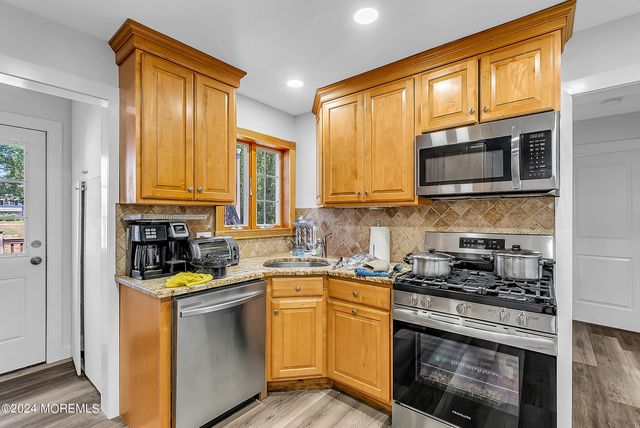 295 Jerome Avenue, Oakhurst, NJ 07755