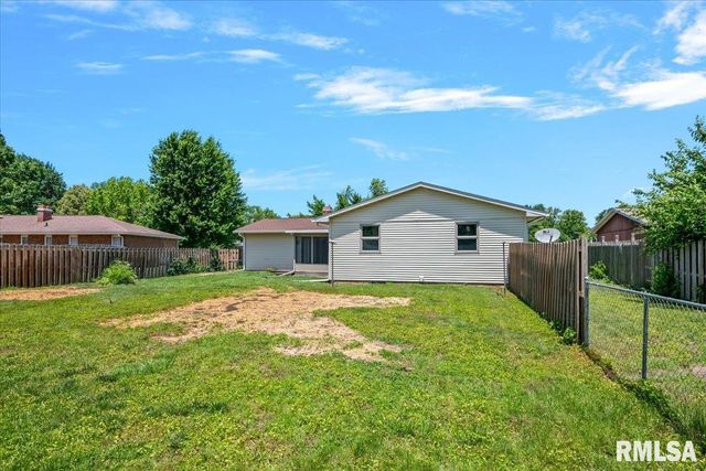 2320 LINDBERGH Boulevard, Springfield, IL 62704