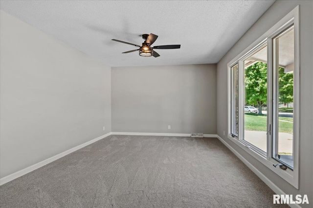 2320 LINDBERGH Boulevard, Springfield, IL 62704