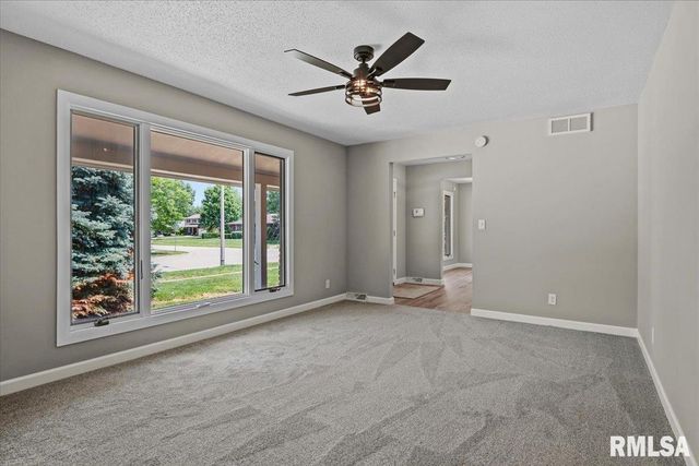 2320 LINDBERGH Boulevard, Springfield, IL 62704
