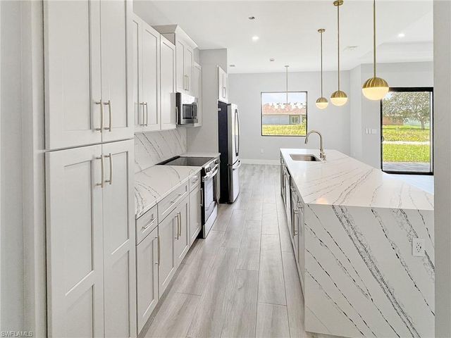 1031 Apple AVE, Lehigh Acres, FL 33971