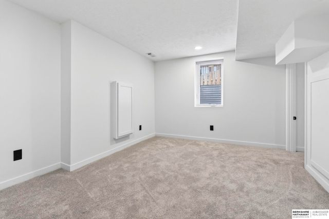 4202 Miller Street, Omaha, NE 68107