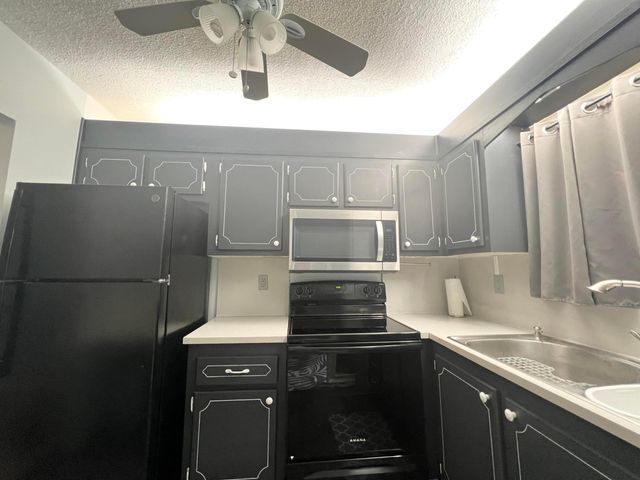 1551 N 12th Court 10b, Hollywood, FL 33019
