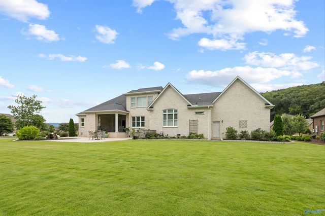 74 Mcmullen Lane, Gurley, AL 35748