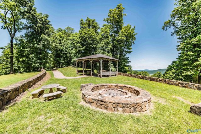 74 Mcmullen Lane, Gurley, AL 35748