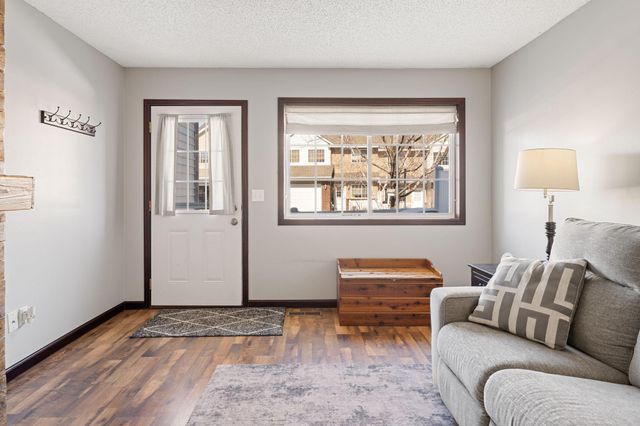 6225 Maclynn Avenue NE, Otsego, MN 55301