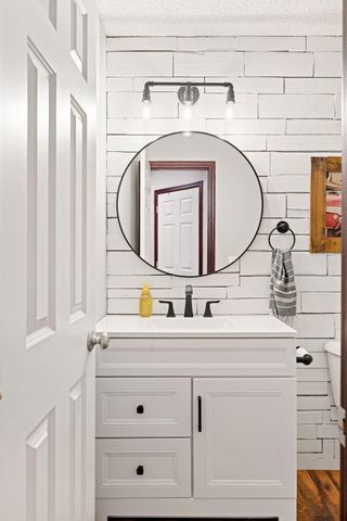 6225 Maclynn Avenue NE, Otsego, MN 55301