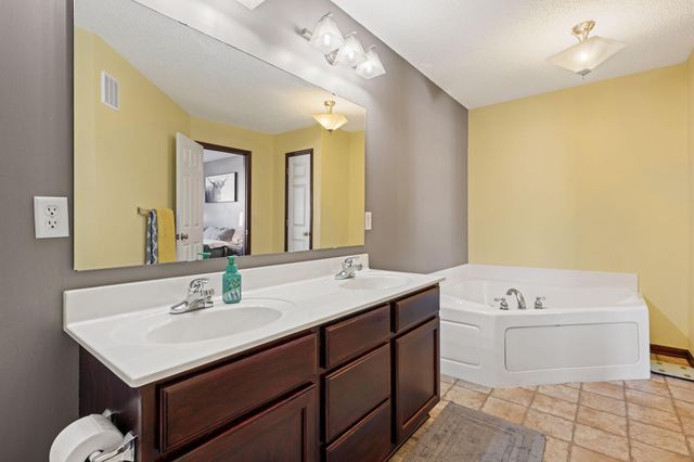 6225 Maclynn Avenue NE, Otsego, MN 55301