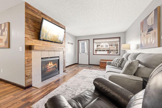 6225 Maclynn Avenue NE, Otsego, MN 55301