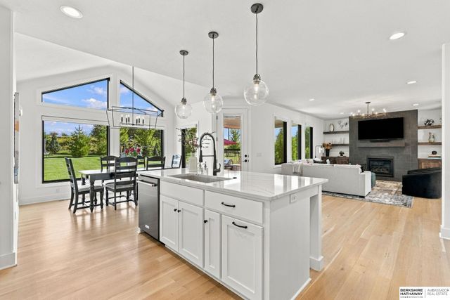 3965 George B Lake Parkway, Elkhorn, NE 68022
