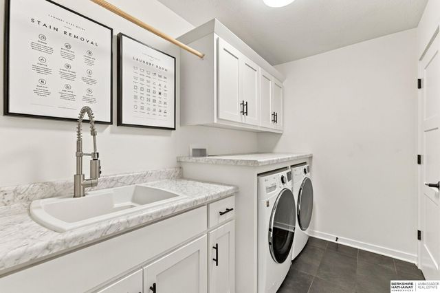 3965 George B Lake Parkway, Elkhorn, NE 68022