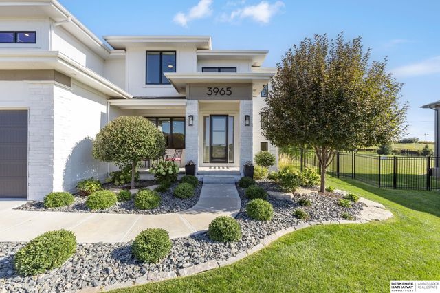 3965 George B Lake Parkway, Elkhorn, NE 68022