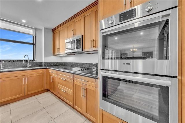 9801 Collins Ave 14Y, Bal Harbour, FL 33154