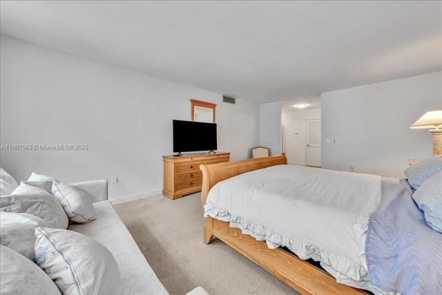 9801 Collins Ave 14Y, Bal Harbour, FL 33154