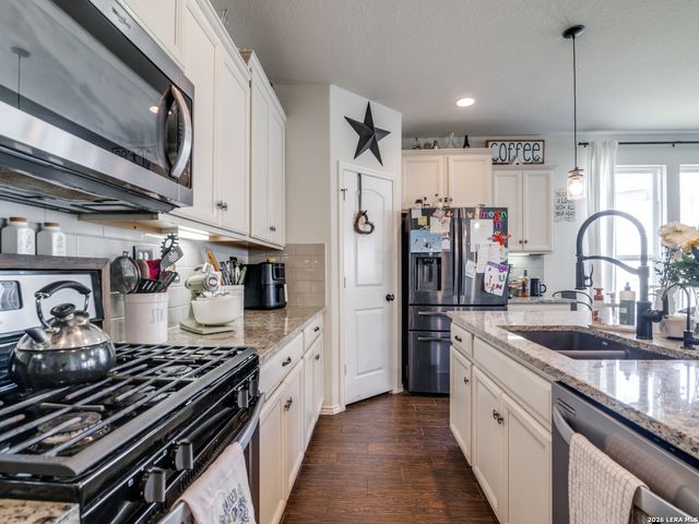 6623 Bowie, Schertz, TX 78108