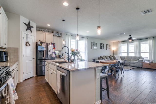 6623 Bowie, Schertz, TX 78108