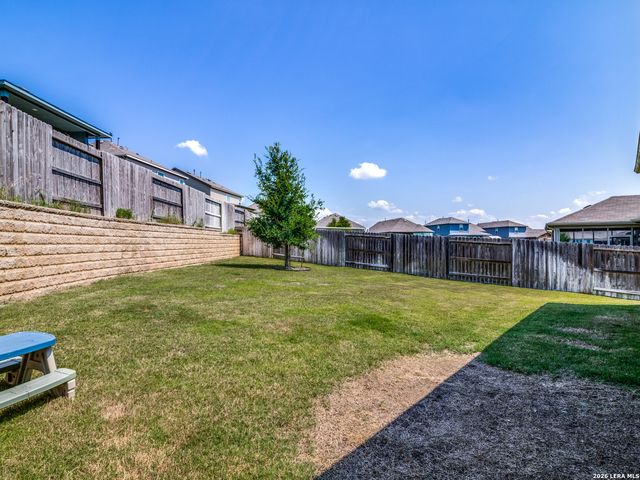 6623 Bowie, Schertz, TX 78108