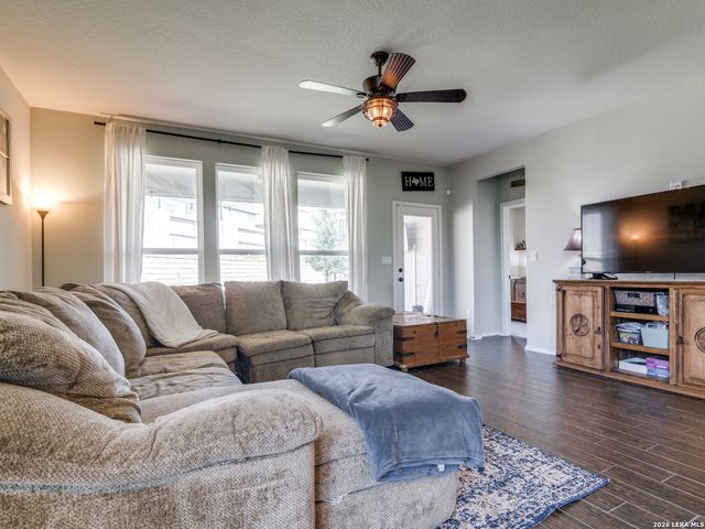 6623 Bowie, Schertz, TX 78108