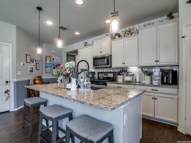 6623 Bowie, Schertz, TX 78108