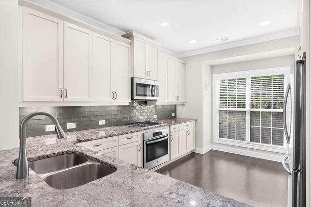 1097 Township Square, Alpharetta, GA 30022