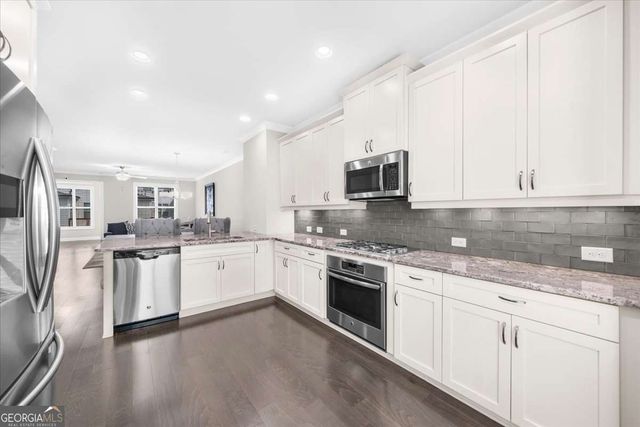 1097 Township Square, Alpharetta, GA 30022