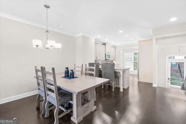1097 Township Square, Alpharetta, GA 30022