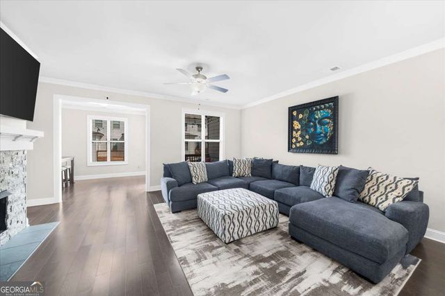 1097 Township Square, Alpharetta, GA 30022