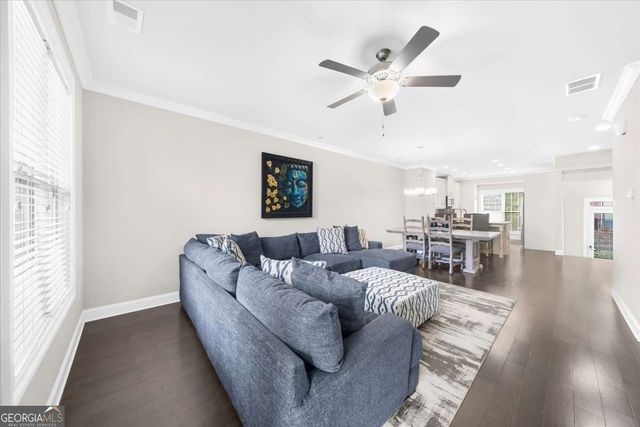1097 Township Square, Alpharetta, GA 30022