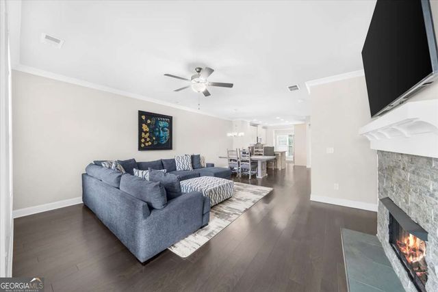 1097 Township Square, Alpharetta, GA 30022