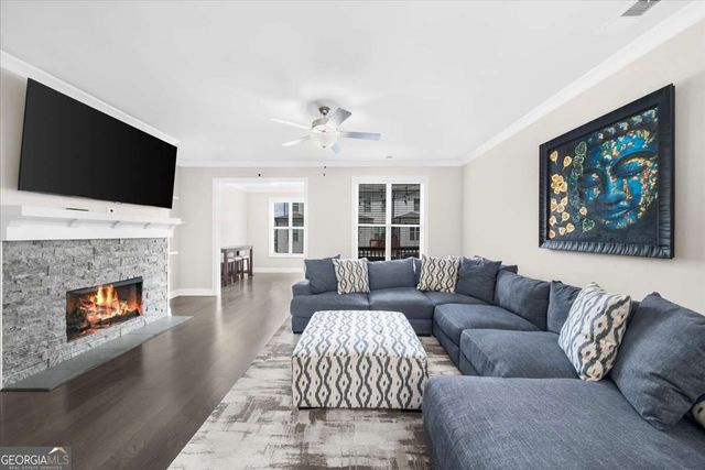 1097 Township Square, Alpharetta, GA 30022
