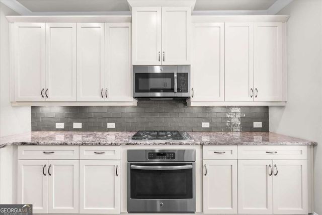 1097 Township Square, Alpharetta, GA 30022