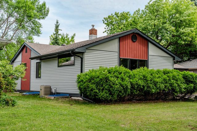 1328 18th Avenue S, Moorhead, MN 56560