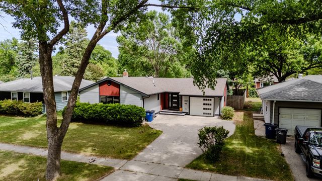 1328 18th Avenue S, Moorhead, MN 56560