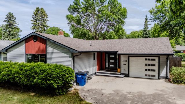 1328 18th Avenue S, Moorhead, MN 56560