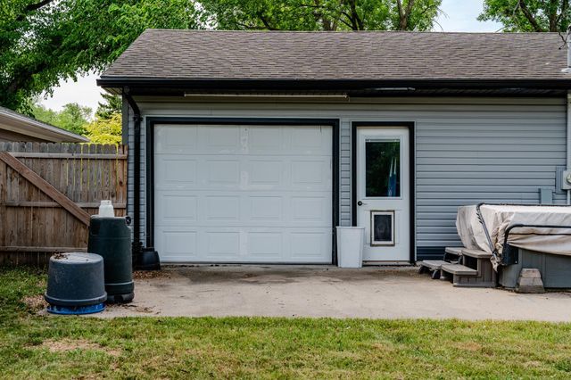 1328 18th Avenue S, Moorhead, MN 56560