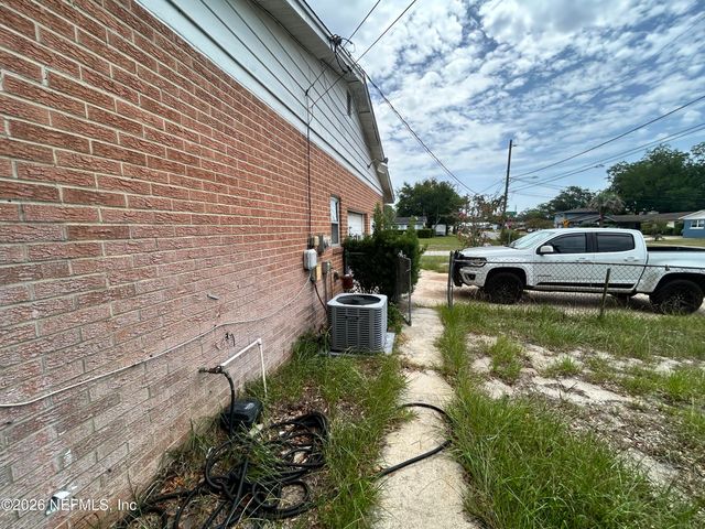 5820 PORSCHE Road, Jacksonville, FL 32244