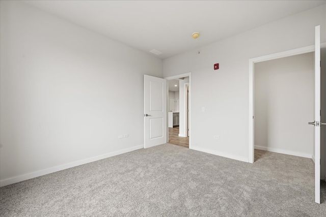 302 Miller Drive A, North Aurora, IL 60542