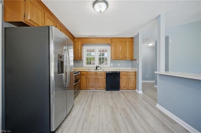 48 Sandy Lake DR, Hampton, VA 23666