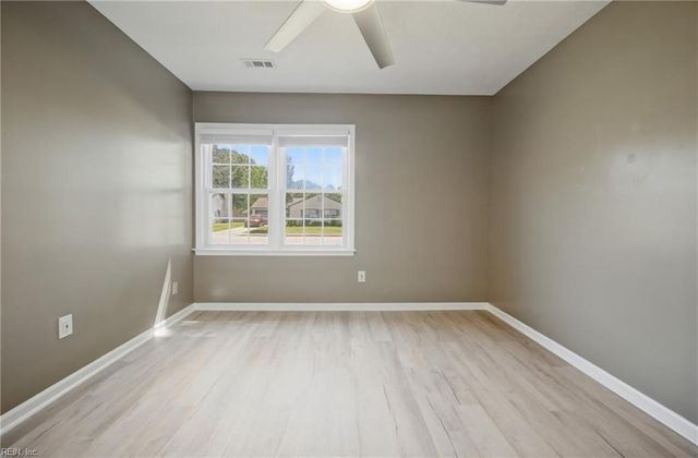 48 Sandy Lake DR, Hampton, VA 23666