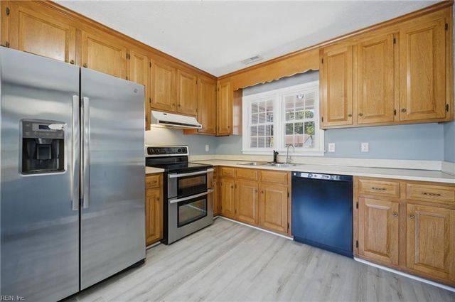 48 Sandy Lake DR, Hampton, VA 23666