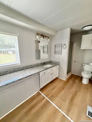 112 N WAGON WHEEL DR, Boerne, TX 78015