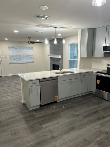 1507 Cinnamon PATH A, Austin, TX 78704