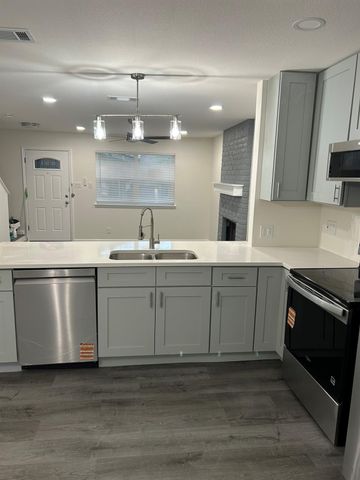 1507 Cinnamon PATH A, Austin, TX 78704