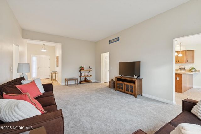 10919 S Lakes Drive, Perrysburg, OH 43551