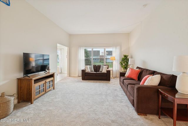 10919 S Lakes Drive, Perrysburg, OH 43551