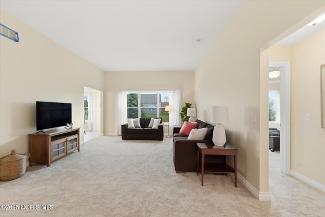 10919 S Lakes Drive, Perrysburg, OH 43551