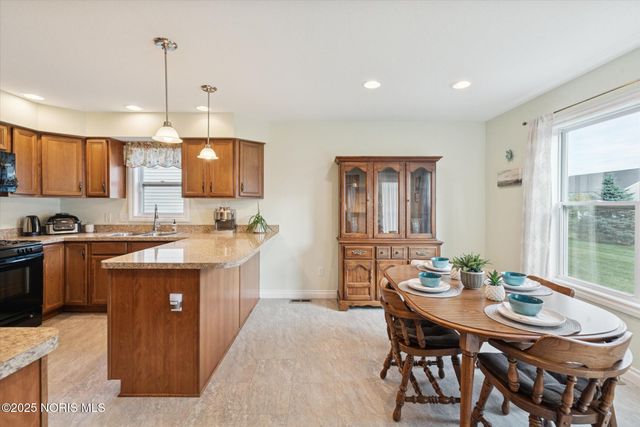 10919 S Lakes Drive, Perrysburg, OH 43551