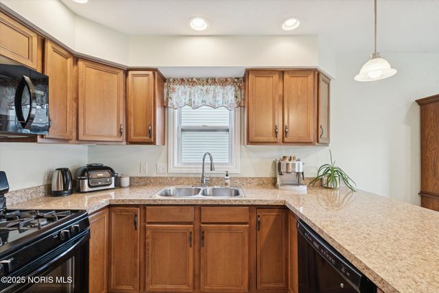 10919 S Lakes Drive, Perrysburg, OH 43551