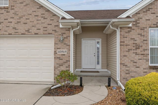 10919 S Lakes Drive, Perrysburg, OH 43551